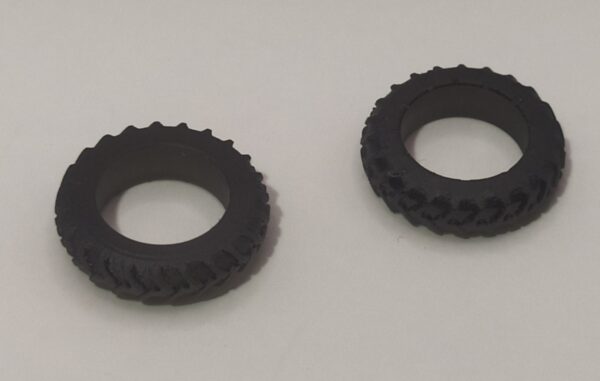2 pneus Tracteurs diamètre 11mm